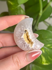 Druzy Agate Moon Carving Intuitive Pick