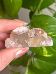 Flower Agate Cloud Carving Intuitive Pick
